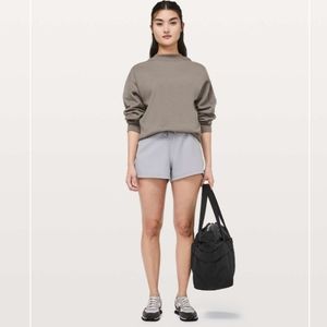 Lululemon On The Fly Short *Woven *2.5"Silverscreen